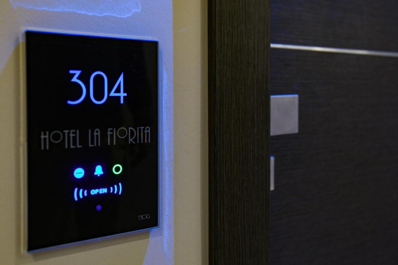 Hotel La Fiorita Limone sul Garda Bagian luar foto
